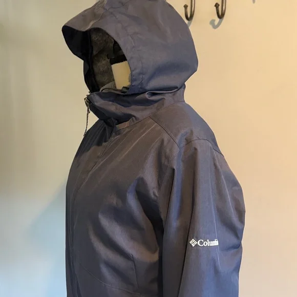 Columbia Hooded Jacket EUC - Picture 3 of 17